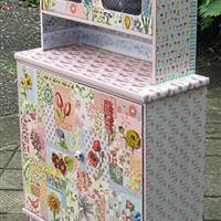 Puppengeschirrschrank "Blumenquartett"