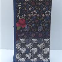 Magnolien vor japanischer Landschaft 