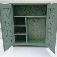 Großer Puppenschrank "Schmetterlinge"  