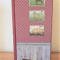 Großer Puppenschrank "Papas Gitarre" 