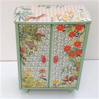 Puppenschrank "Eichhörnchen"   