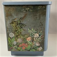 Freskengarten mit Irisbeet