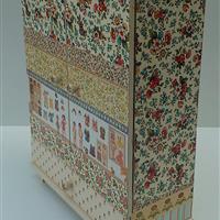  Großer Puppenschrank "Ankleidepuppen"